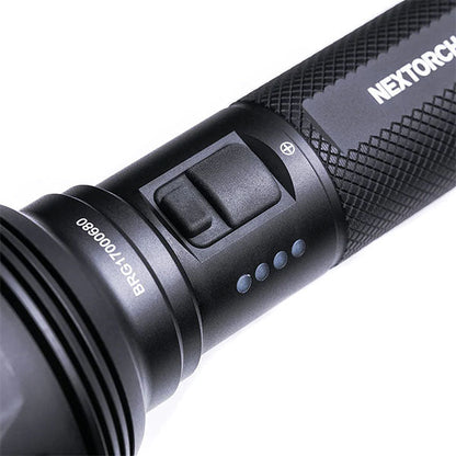 Torcia tattica LED P82, 1.200 lumen (batteria inclusa)