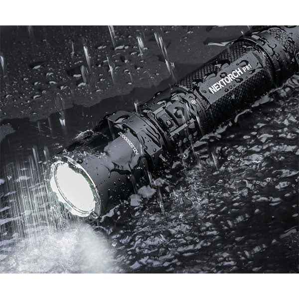 Torcia tattica LED P81, 2.600 lumen (batteria inclusa)