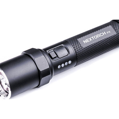 Lampe de poche LED P8, 1 300 lumens (batterie incluse)