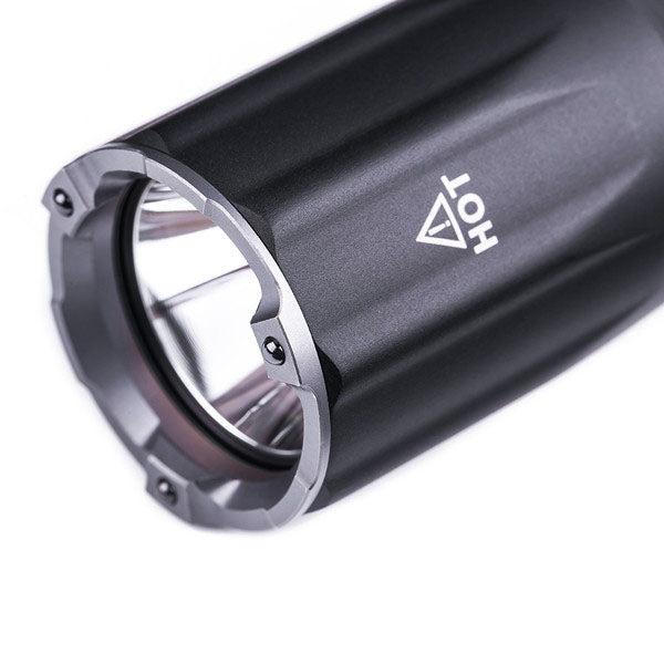 Lampe de poche tactique LED TA30C, 1 600 lumens (batterie incluse)