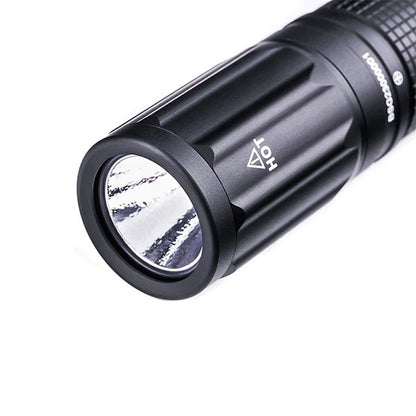 Lampe de poche LED E52C, 3 000 lumens (batterie incluse)